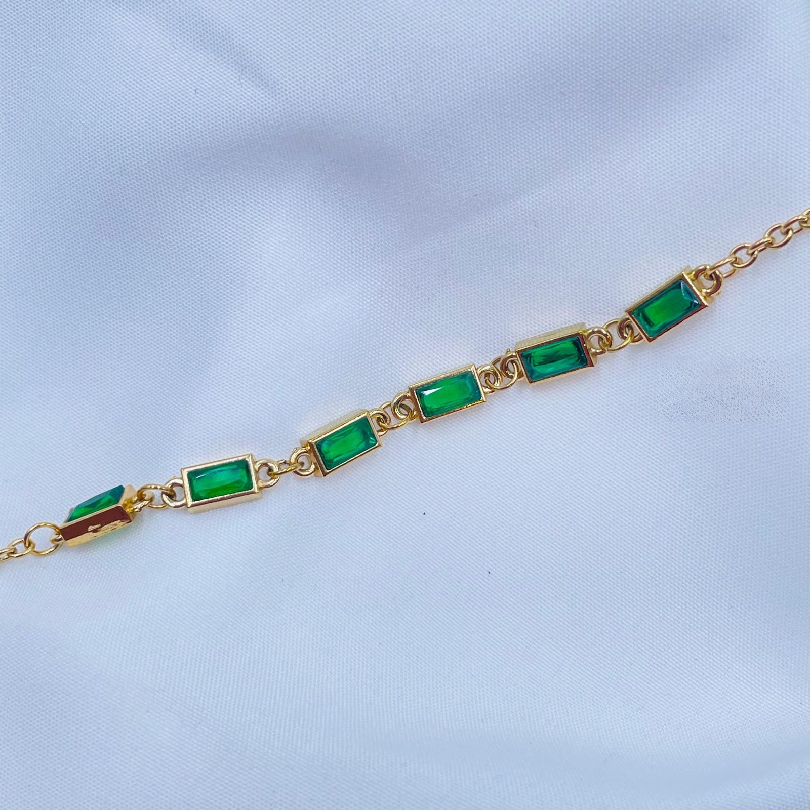 Lush Emerald Chain Bracelet 