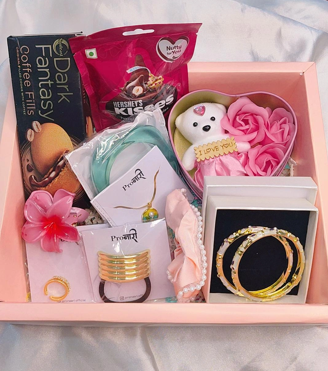 Pinteresty Gift Hamper(Customisable)