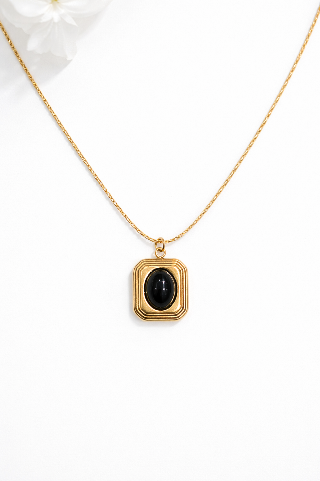 Golden Edge Oval Charm