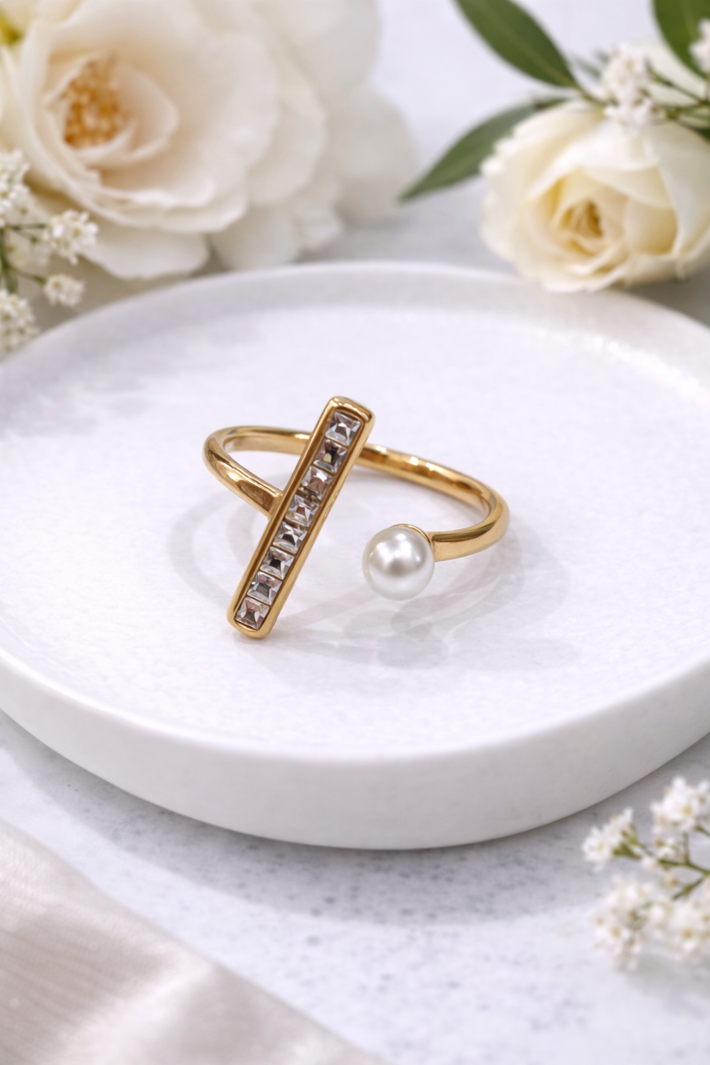 Luna Bar Ring