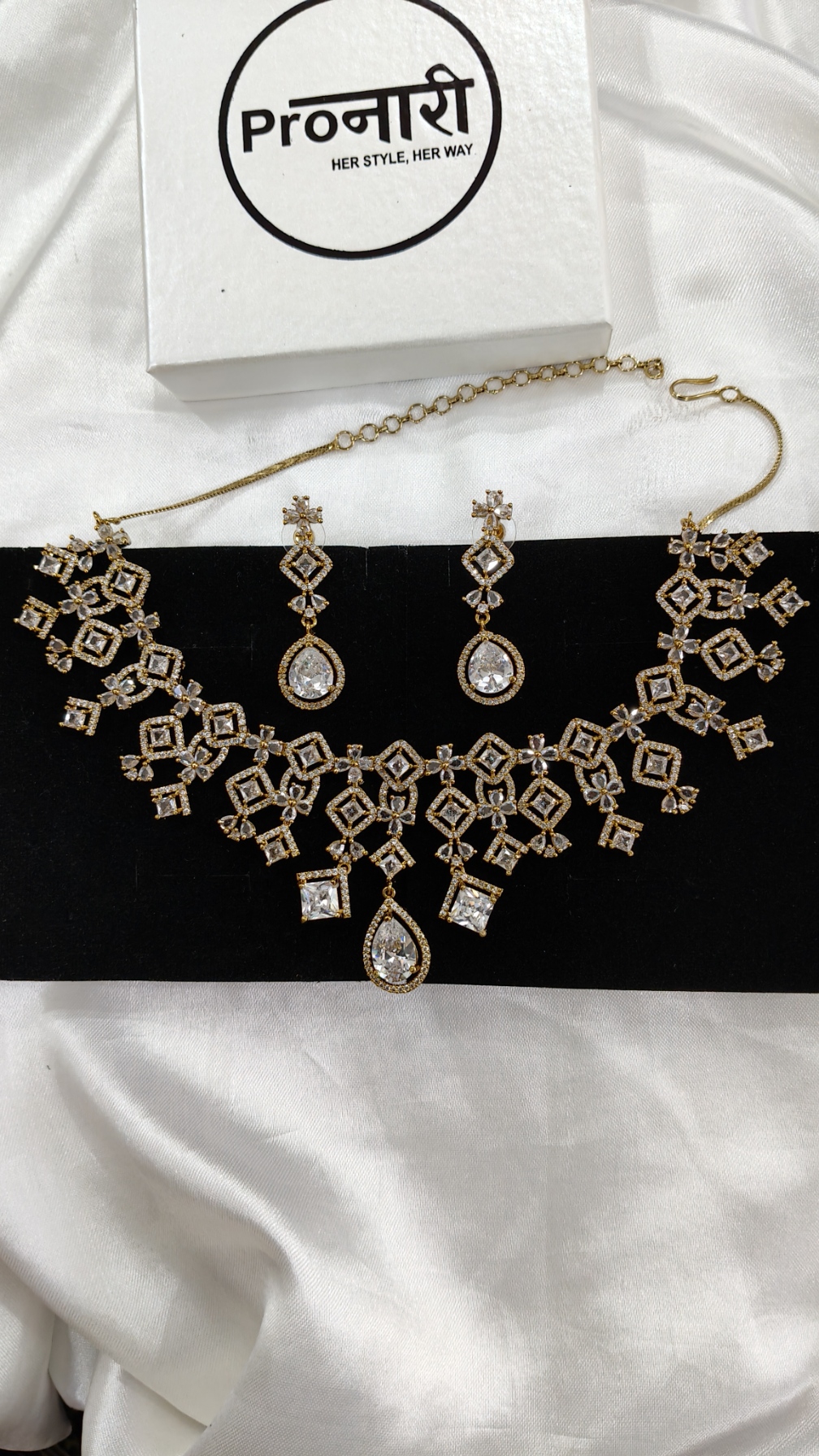 Royal Geometric Spark Set - View 2